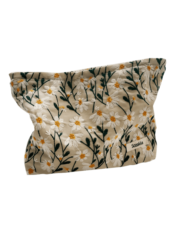 Borsa per il trucco, ricamata con margherite, agugliata, modello grande in bianco.