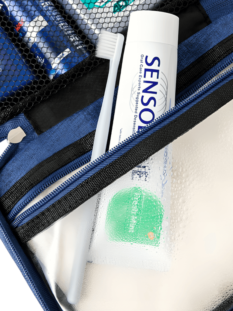 Grande trousse de toilette voyage à suspendre compartimentée détals grand compartiment zip modèle bleu