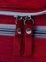 Práctico neceser con varios compartimentos para colgar en varios colores con detalles de cremallera Práctico neceser con varios compartimentos para colgar en varios colores con detalles de cremallera