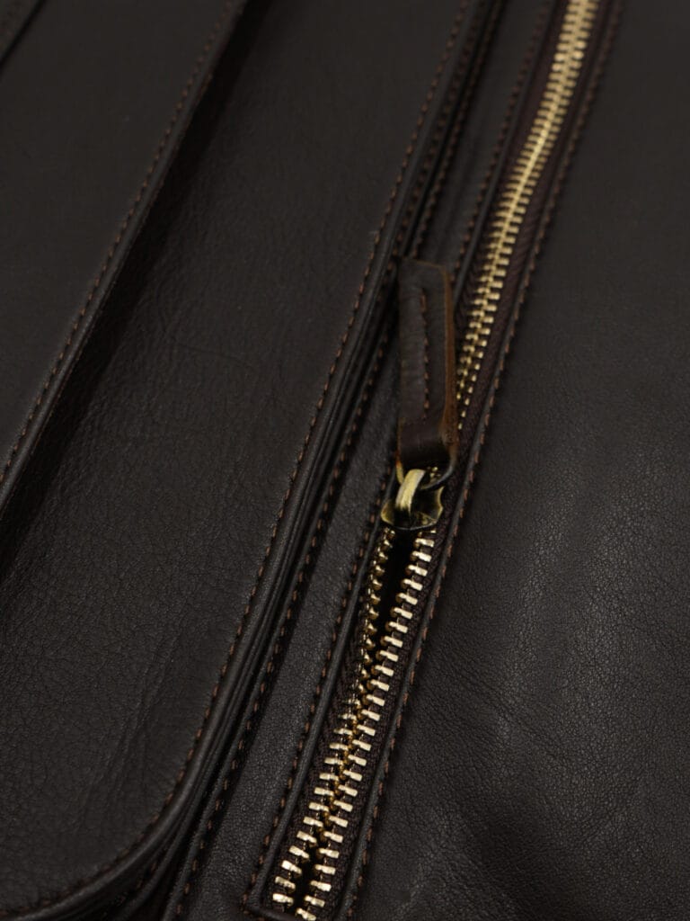 Trousse toilette homme vintage cuir pliable zoom détails Trousse toilette homme vintage cuir pliable zoom détails