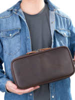 Grande trousse de toilette en cuir triple compartiment avec pochettes et elastiques brun pour homme elegant et pratique 1.png