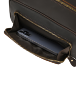 Trousse de toilette en cuir avec compartiments et pochettes pratique pour le transport de votre telephone et accessoires 1.png Trousse de toilette en cuir avec compartiments et pochettes pratique pour le transport de votre telephone et accessoires 1.png