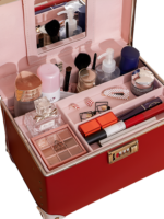Vanity mallette de maquillage coiffeuse portable avec miroir rouge avec produits de beauté essentiels et miroir intégré